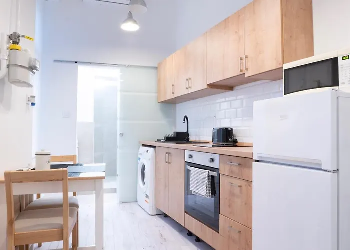 Studio In The Heart Of Party District Ka28